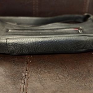 Black mini Hammitt purse EUC